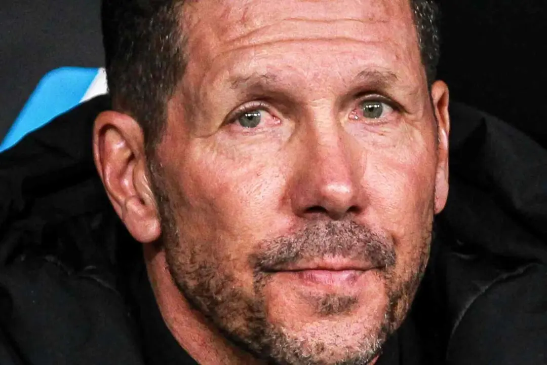 Diego Pablo Simeone recupera dos futbolistas clave para el derbi