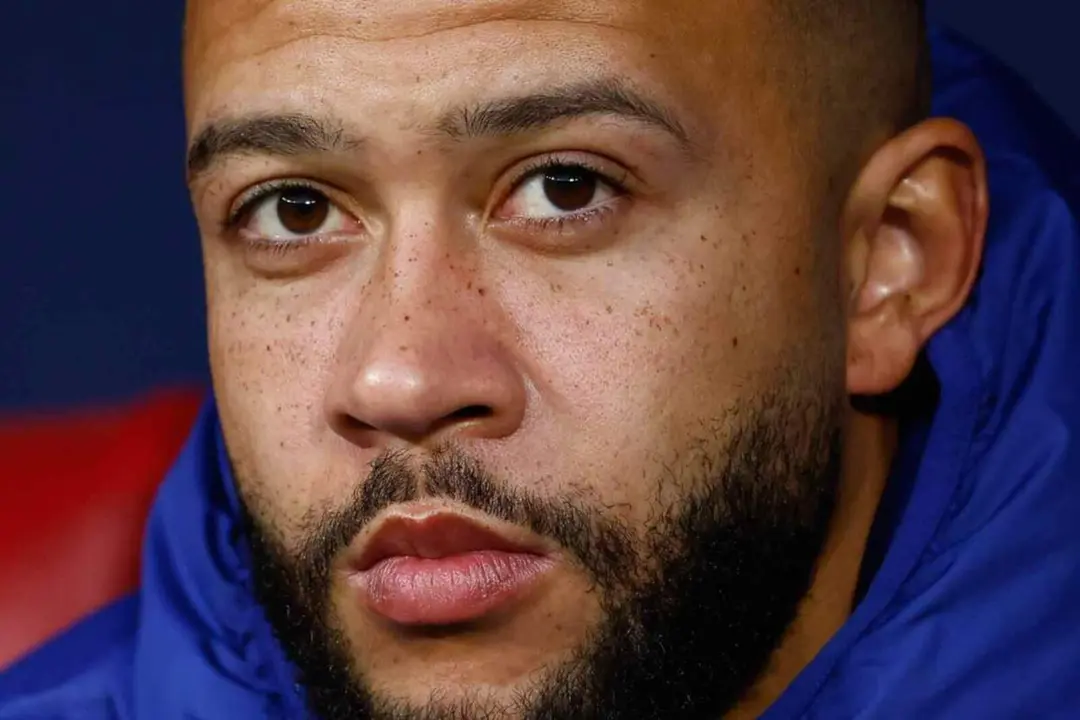 Memphis Depay se vuelve a lesionar