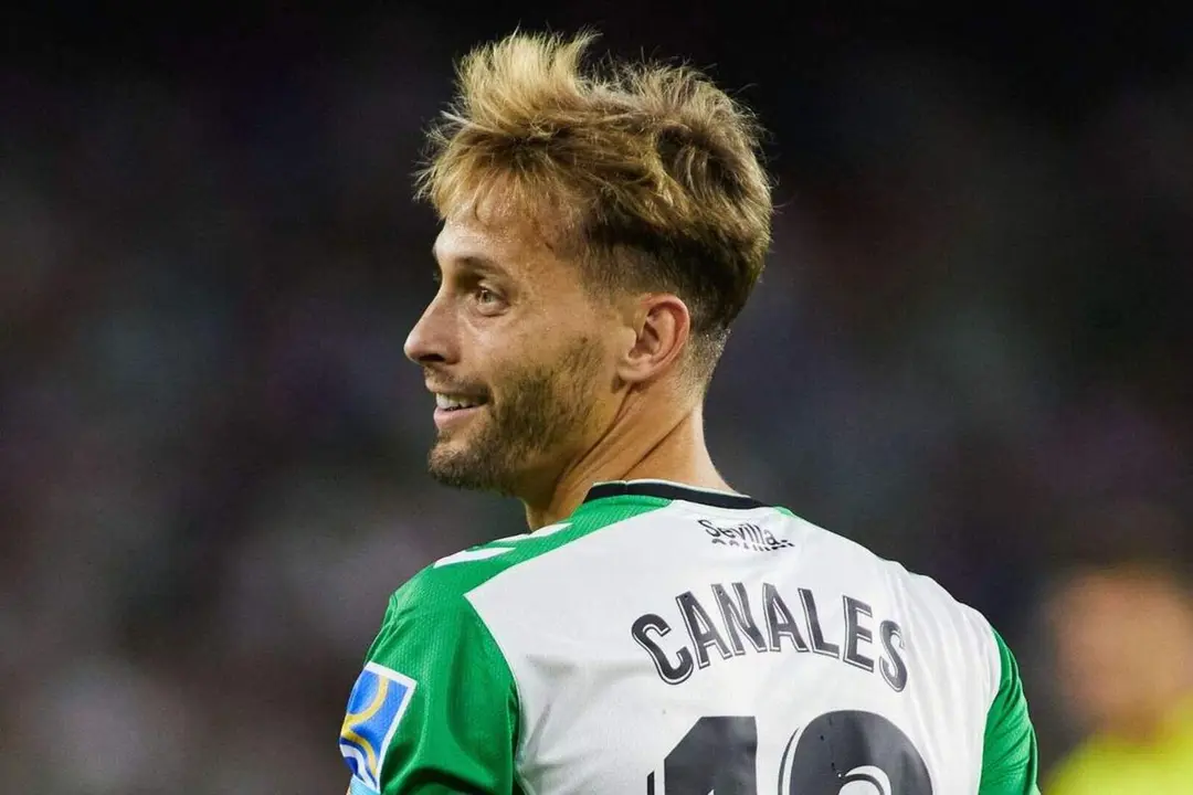 Sergio Canales durante un partido