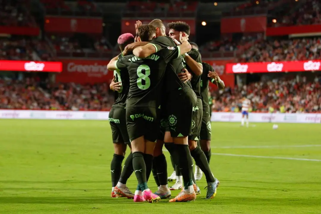 El Girona celebra un gol