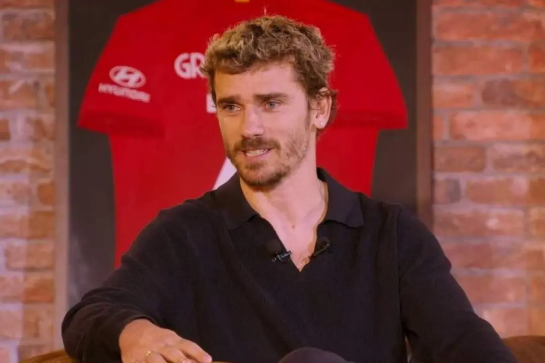 Antoine Griezmann durante su homenaje en el Metropolitano