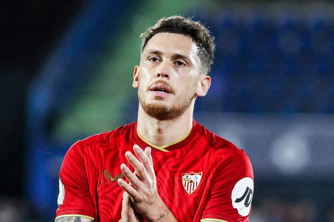 Ocampos se va y el Sevilla busca reemplazo