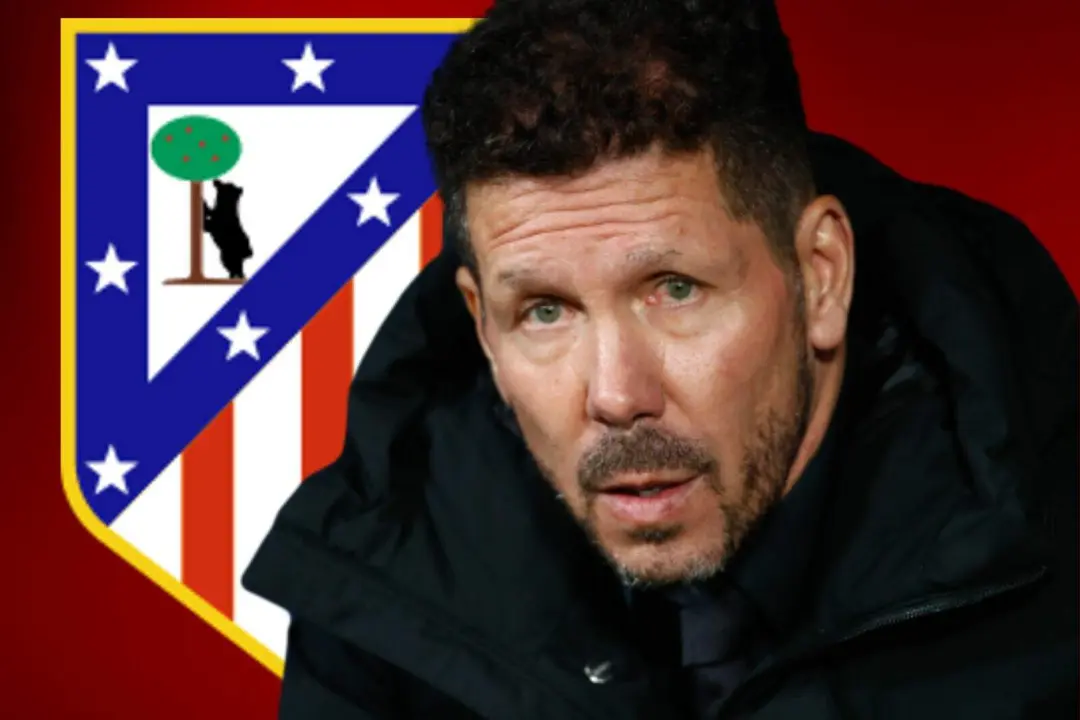 Simeone se fija en un jugador rival. | Fuente: (Canva)