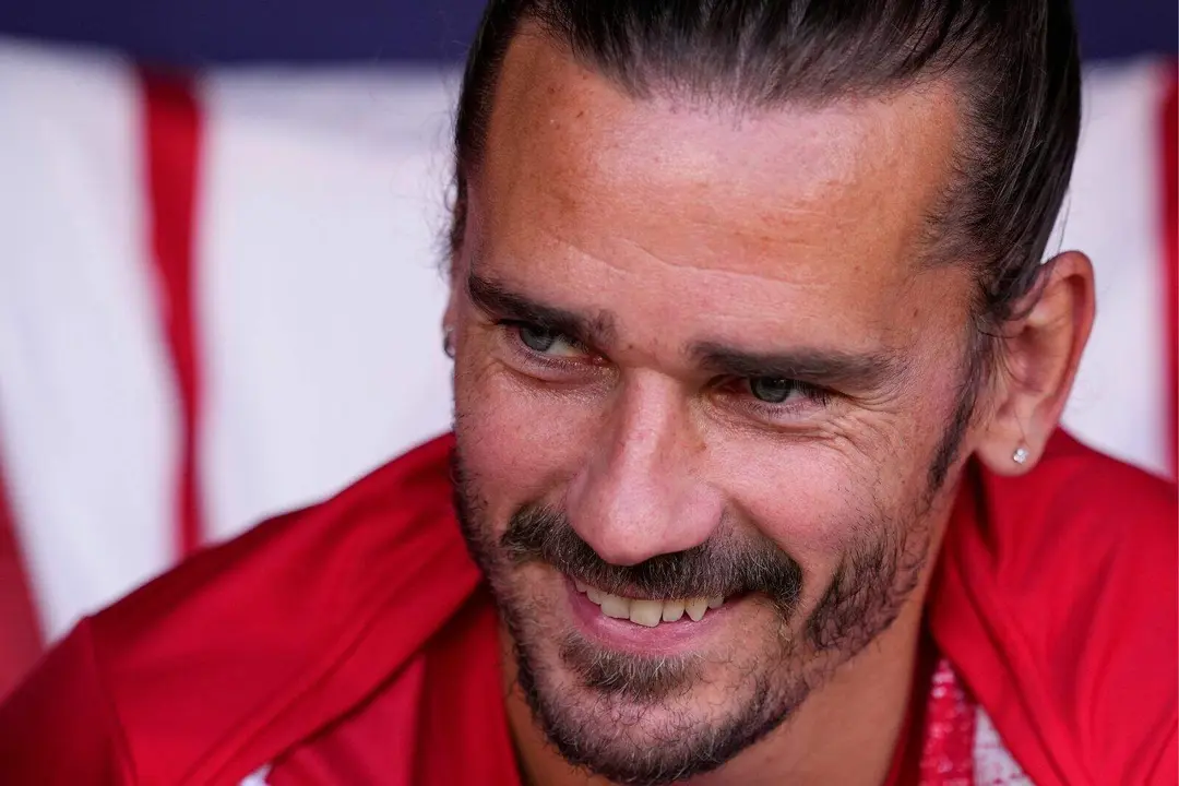 Antoine Griezmann en el banquillo