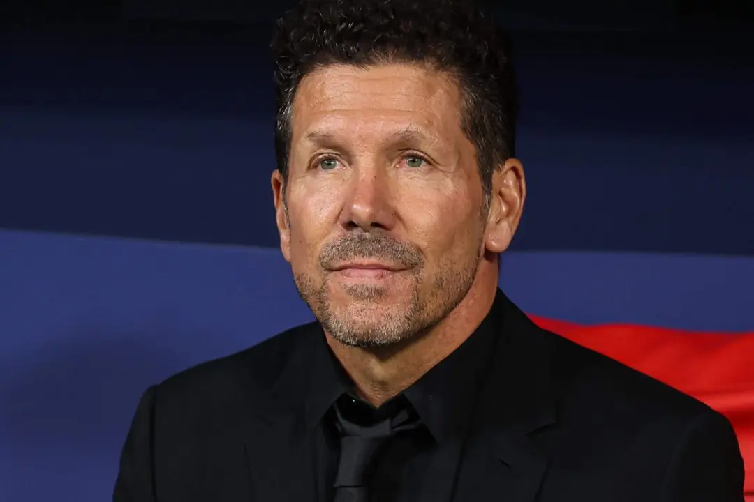 Simeone en el banquillo del Metropolitano