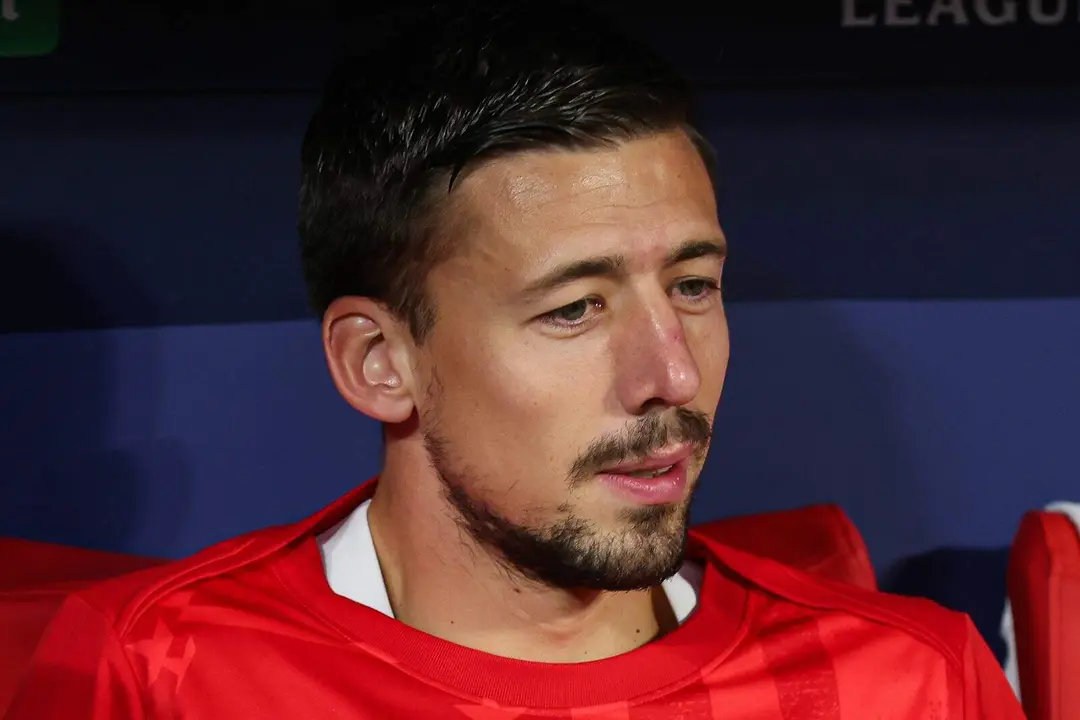 Lenglet en el banquillo