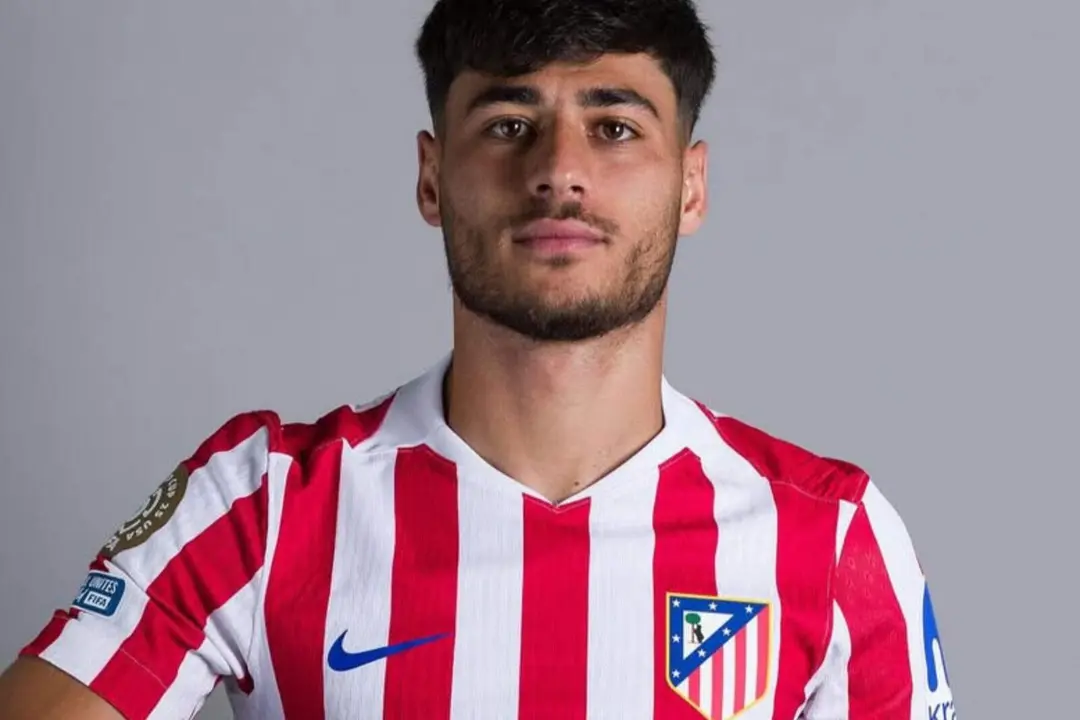 Carlos tiene ofertas para salir