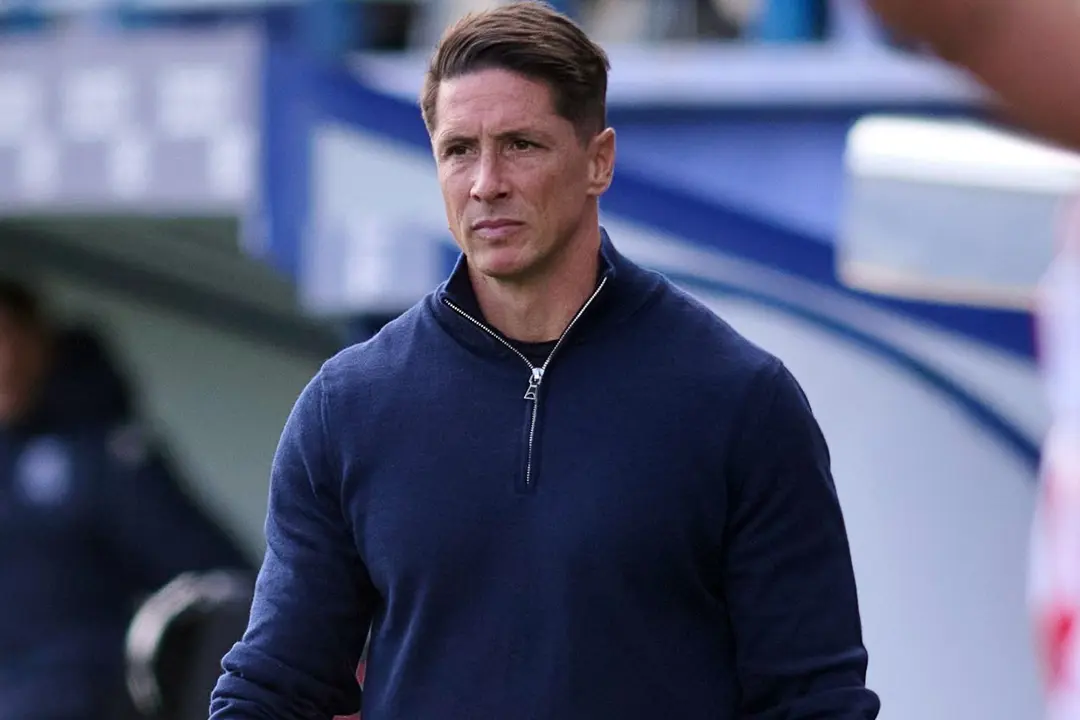 Fernando Torres se quita el ch&aacute;ndal y se viste de gala en el evento