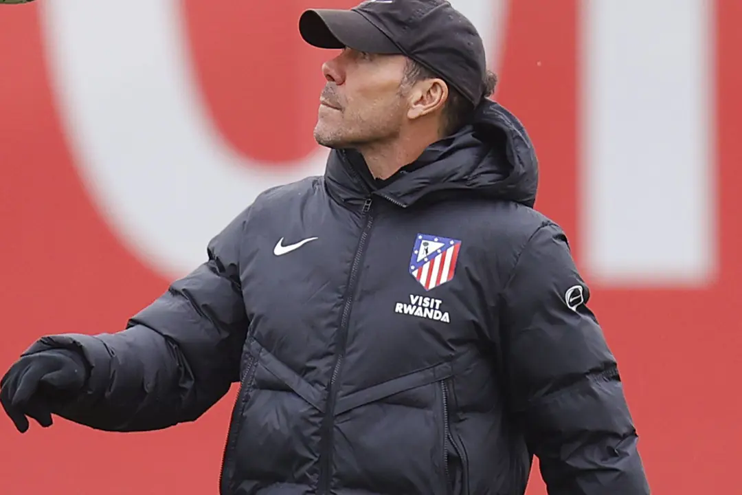 Simeone piensa en su alineaci&oacute;n | Fuente: (@Atleti)