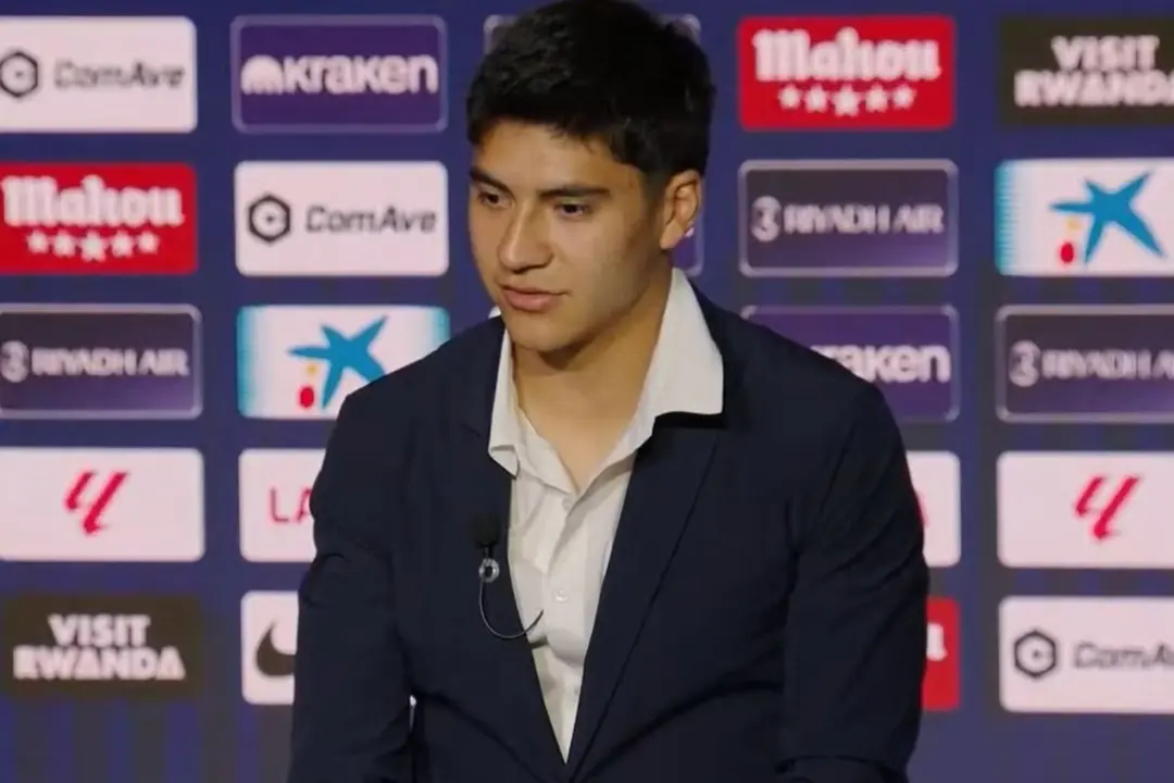Obed Vargas, presentado como jugador del Atl&eacute;tico (Fuente: @Atleti)