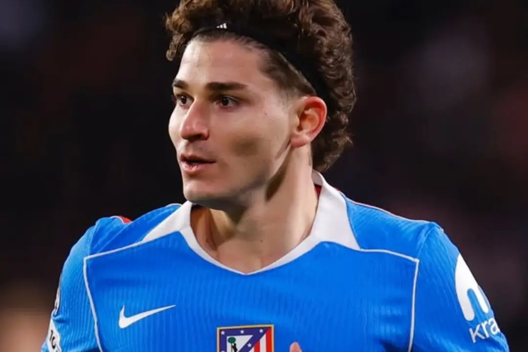 Juli&aacute;n Alvarez, permanentemente en el foco | Fuente: (@Atleti)