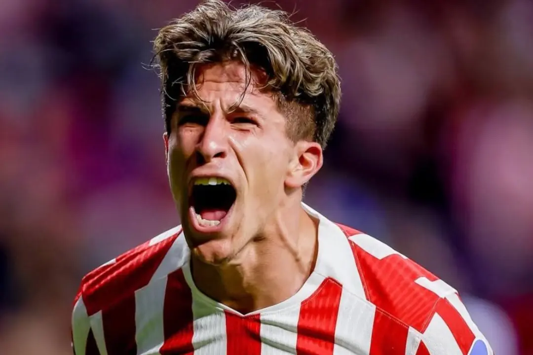 Giuliano Simeone con el Atl&eacute;tico de Madrid | Fuente (@Atleti y Canva)