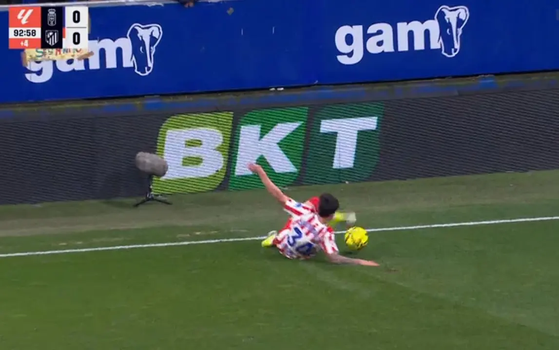 El bal&oacute;n imposible que salv&oacute; Julio D&iacute;az antes del 0-1 | Fuente: Movistar