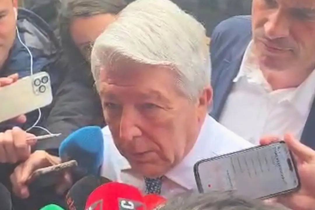 Cerezo ante los medios | Fuente @NachoDonado y Club de Ur&iacute;a