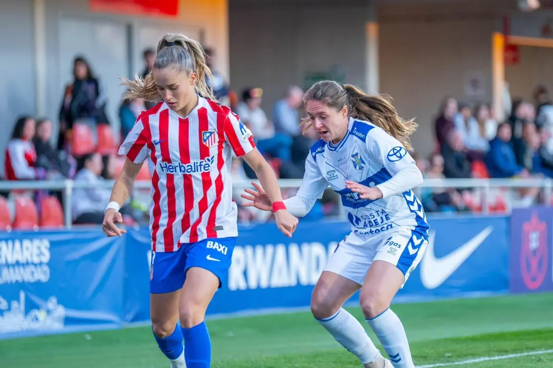 Un lance de juego en el Atl&eacute;tico - CD Tenerife | Fuente: CD Tenerife Femenino