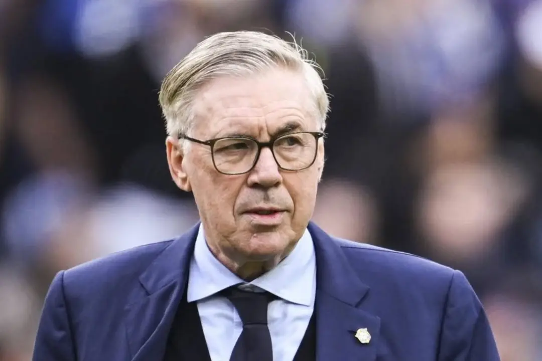 Ancelotti traje canva