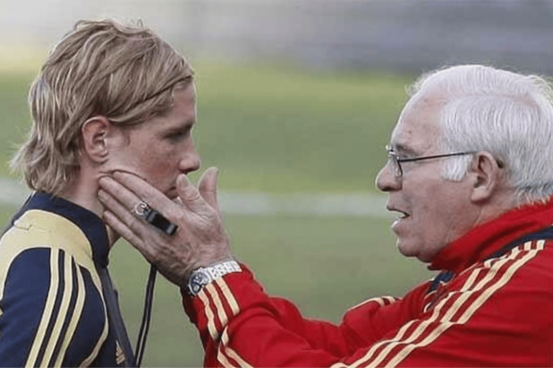 Fernando Torres junto a Luis Aragon&eacute;s | Fuente (Atl&eacute;tico de Madrid)