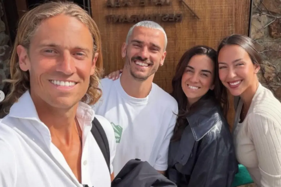 Marcos Llorente y Antoine Griezmann con sus parejas | Fuente (Instagram)