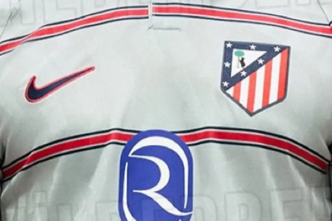 Nueva filtraci&oacute;n de la camiseta del Atl&eacute;tico | Fuente (@KamilBerberler)