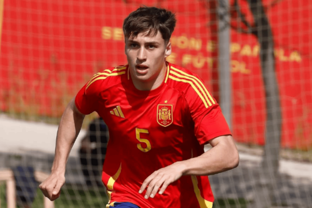 Jorge Salinas con la Selecci&oacute;n | Fuente (@jorgesaliiinas)