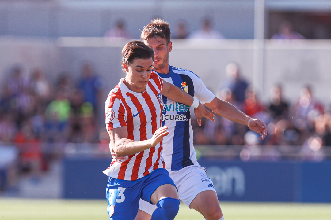 Arnau Ortiz ante la Ponferradina | Fuente (@AtletiAcademia)