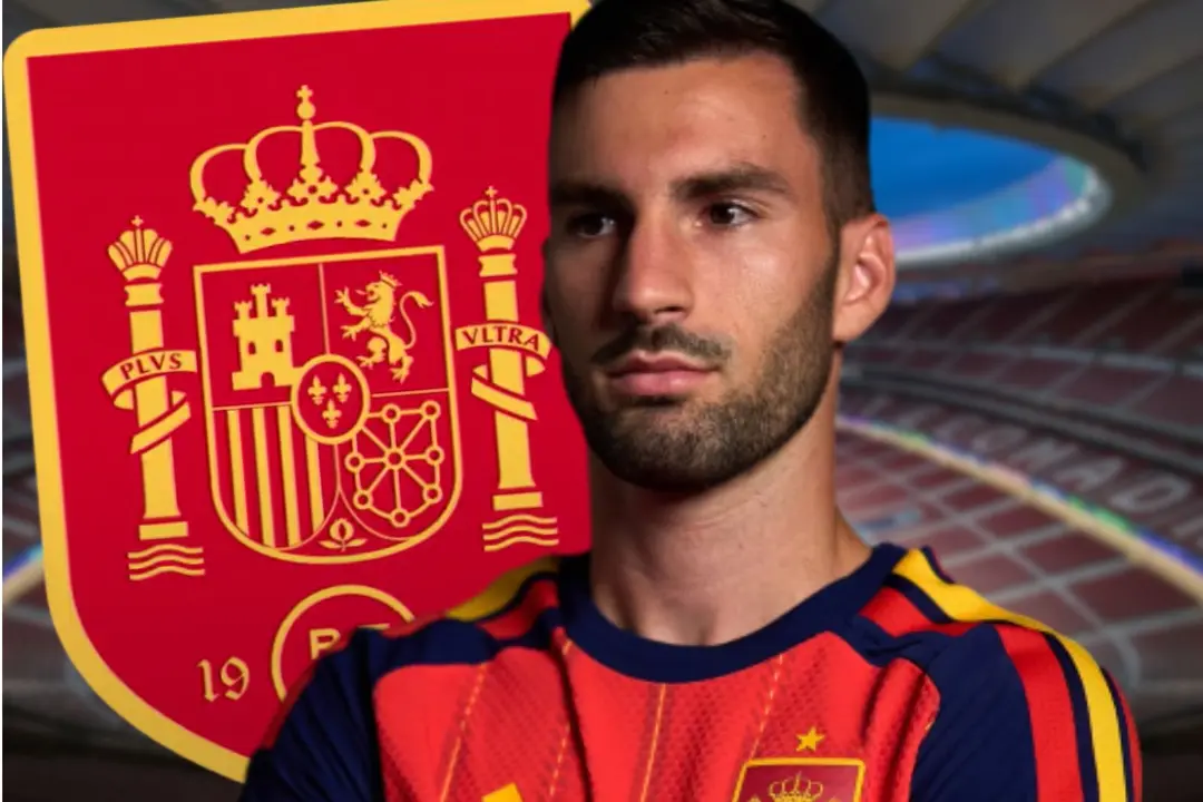 &Aacute;lex Baena apunta a titular ante Francia | Fuente (Canva, @alexbbaena)