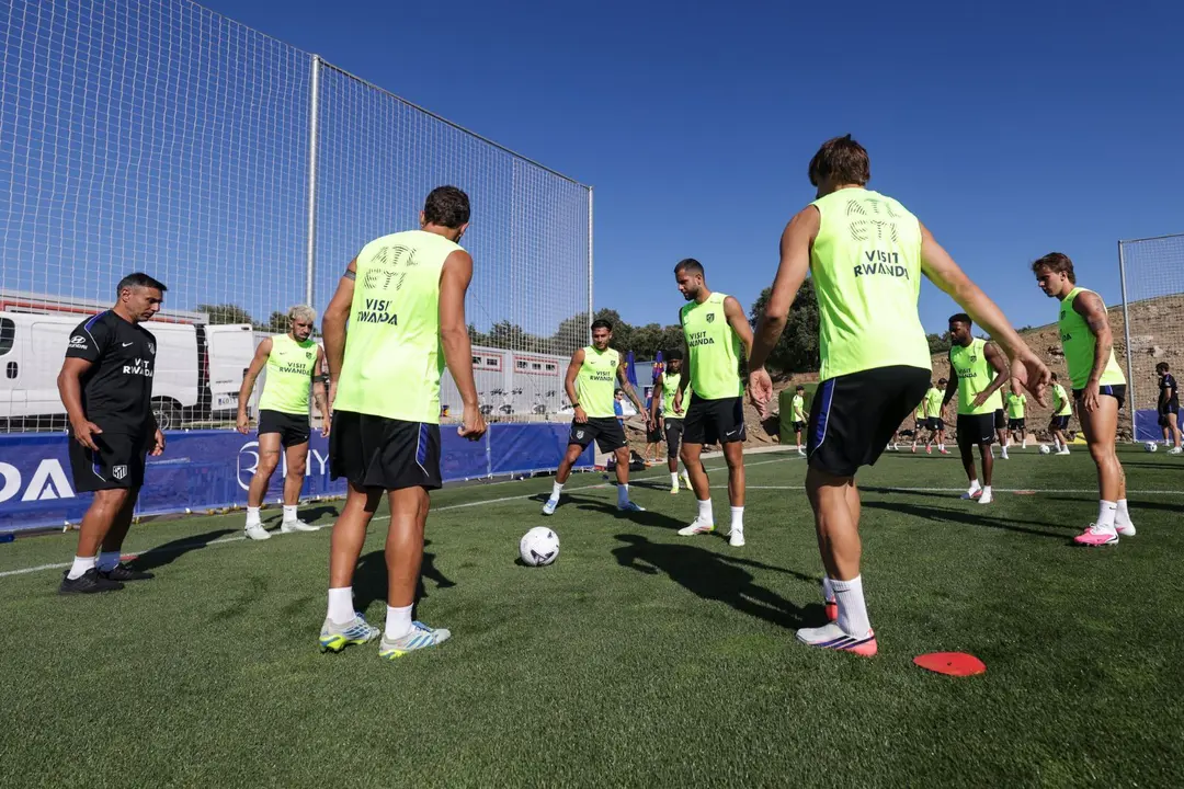 Visita al entrenamiento del Atl&eacute;tico | Fuente (@Atleti)
