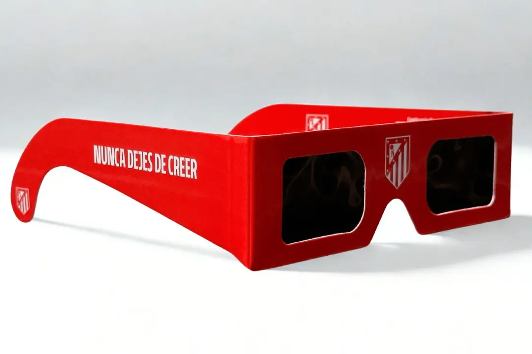 Unas gafas que enlazan el eclipse con el amor de los Atl&eacute;ticos Fuente @Roptic Tienda oficial Canva