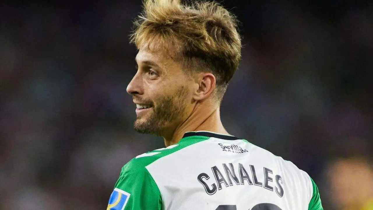 Sergio Canales durante un partido