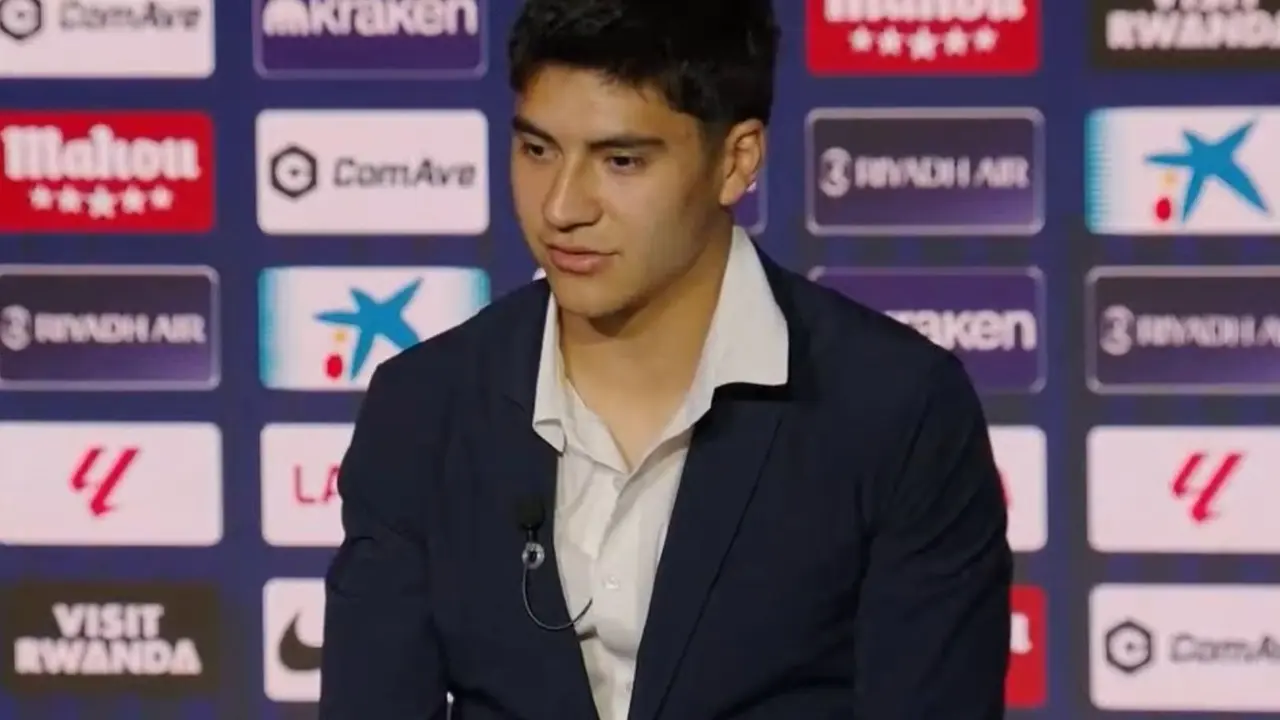 Obed Vargas, presentado como jugador del Atl&eacute;tico (Fuente: @Atleti)