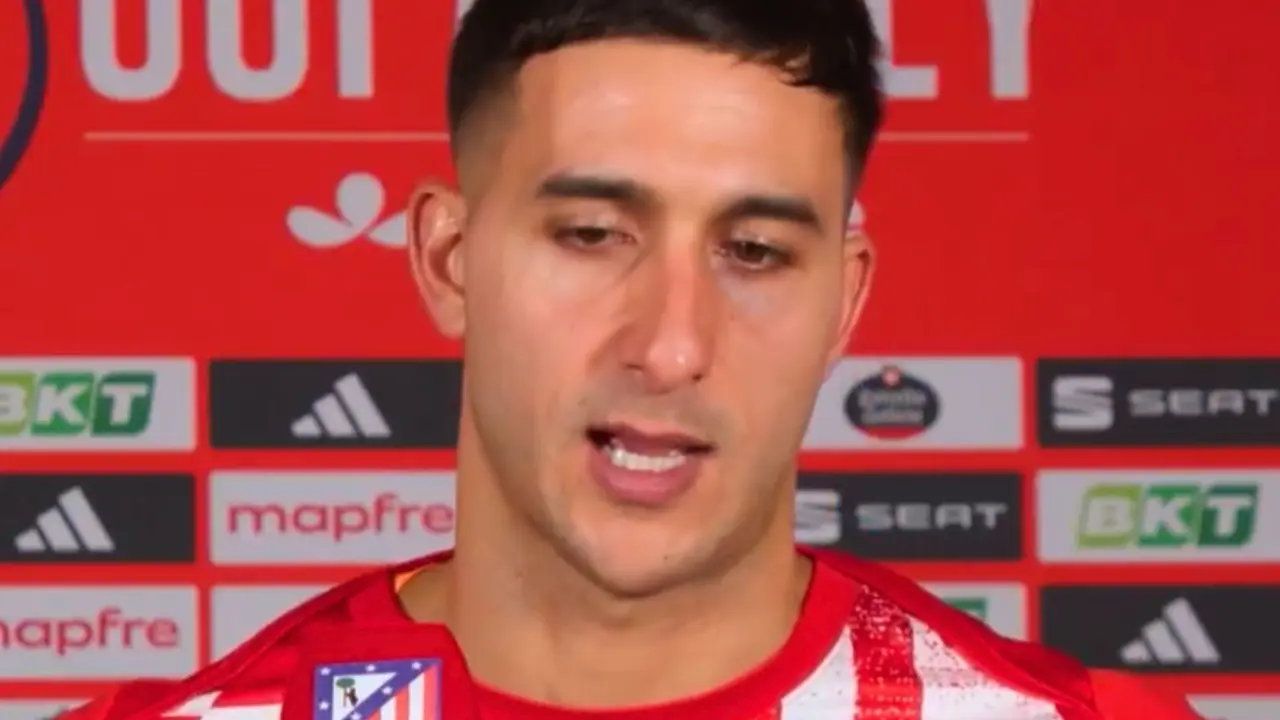 Musso ante los medios | Fuente @Atleti