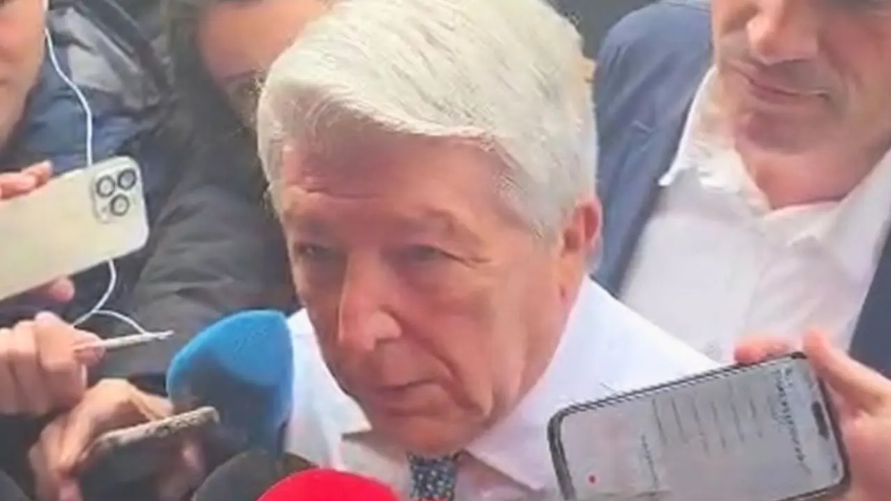 Cerezo ante los medios | Fuente @NachoDonado y Club de Ur&iacute;a