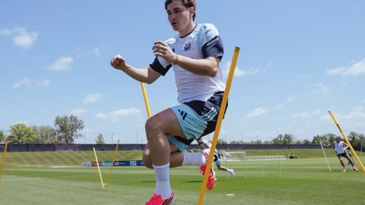 Juli&aacute;n se ejercita con la selecci&oacute;n argentina | Fuente AFA