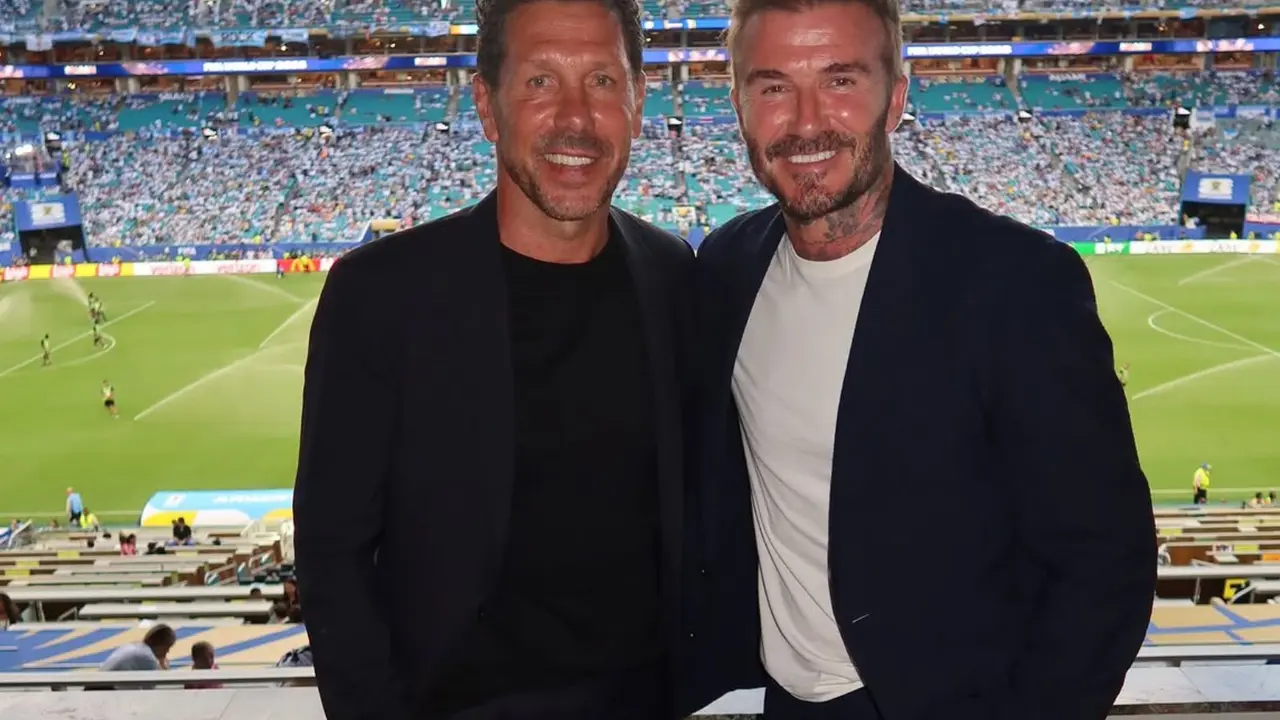 Reencuentro entre leyendas.  Fuente (@simeone)