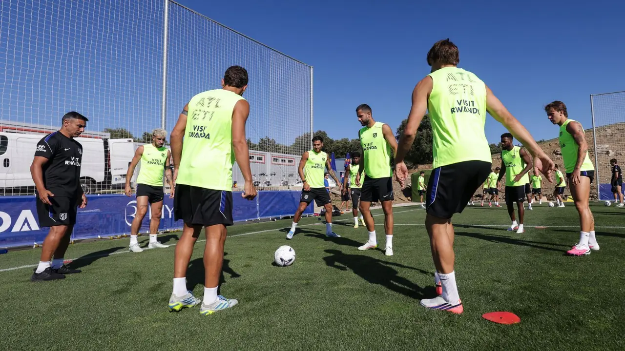 Visita al entrenamiento del Atl&eacute;tico | Fuente (@Atleti)
