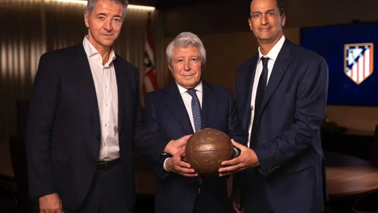 Miguel &Aacute;ngel Gil y Enrique Cerezo seguir&aacute;n en el club con un accionariado minoritario | Fuente: Atleti
