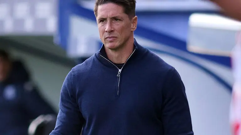 Fernando Torres se quita el ch&aacute;ndal y se viste de gala en el evento