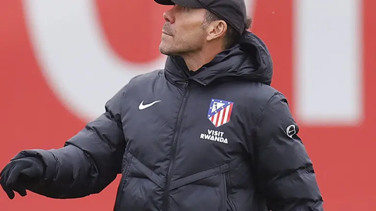 Simeone piensa en su alineaci&oacute;n | Fuente: (@Atleti)
