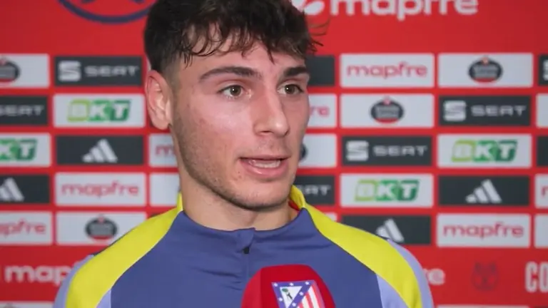 Rodrigo Mendoza debut&oacute; como rojiblanco (Fuente: @Atleti)