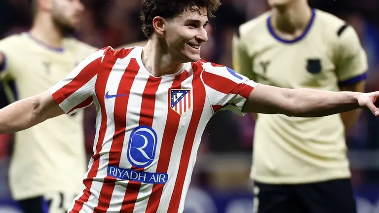 Juli&aacute;n, feliz tras cortar su mala racha | Fuente (@Atleti y Canva)