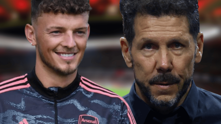 Simeone vio el feo gesto de White en el Metropolitano | Fuente (@Atleti, @benwhite, Canva)