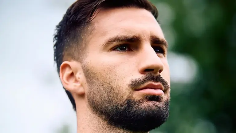 &Aacute;lex Baena salt&oacute; de inicio contra Francia | Fuente (@sefutbol)