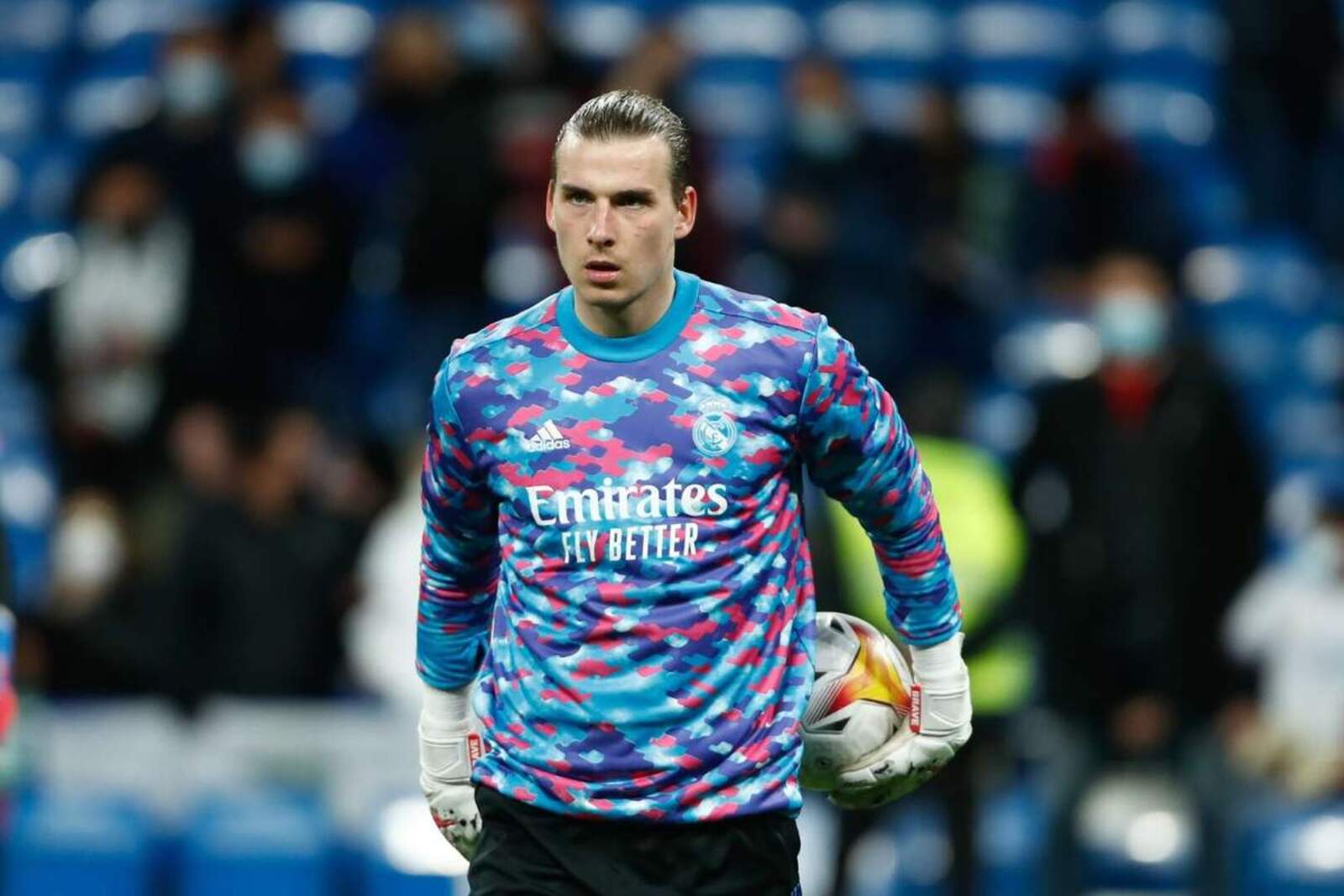 Andriy Lunin no quiere seguir a la sombra del banquillo del Bernabéu | Europa Press