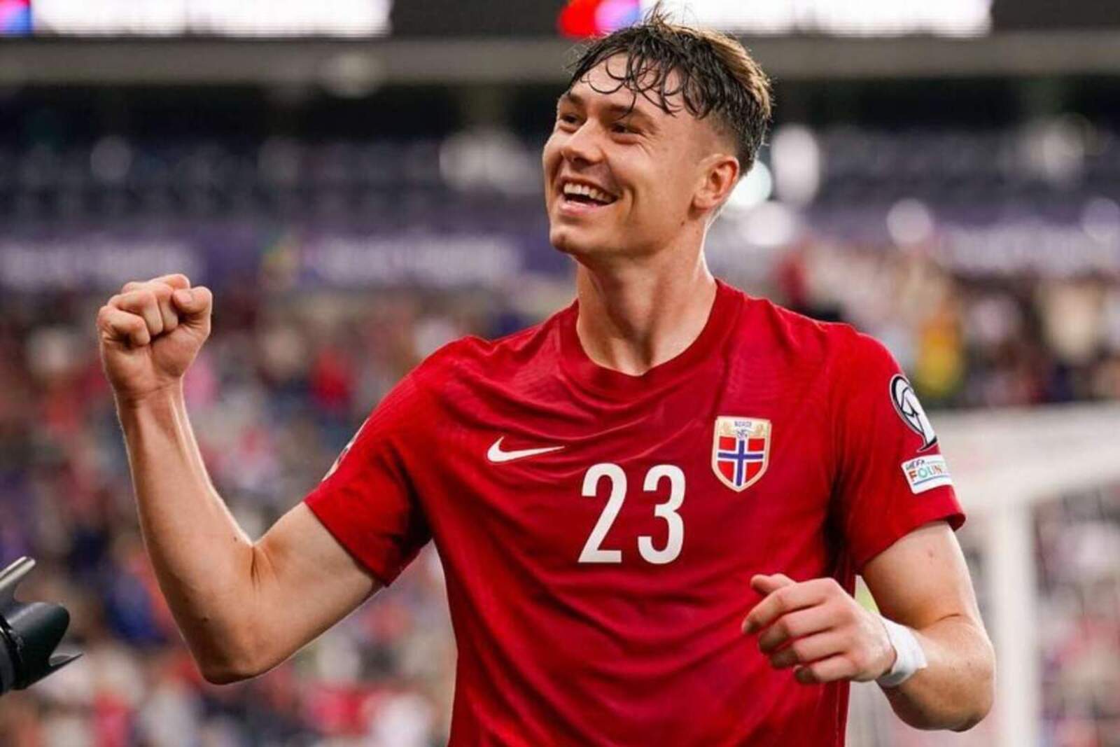 Jorgen Larsen está encantado con Benítez
