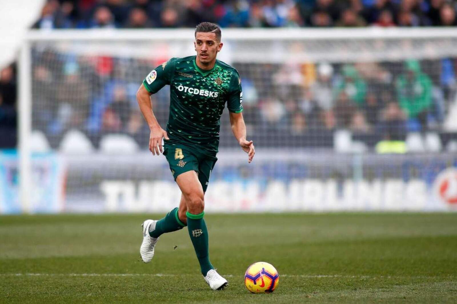 Zouhair Feddal es la opción que más convence al betis