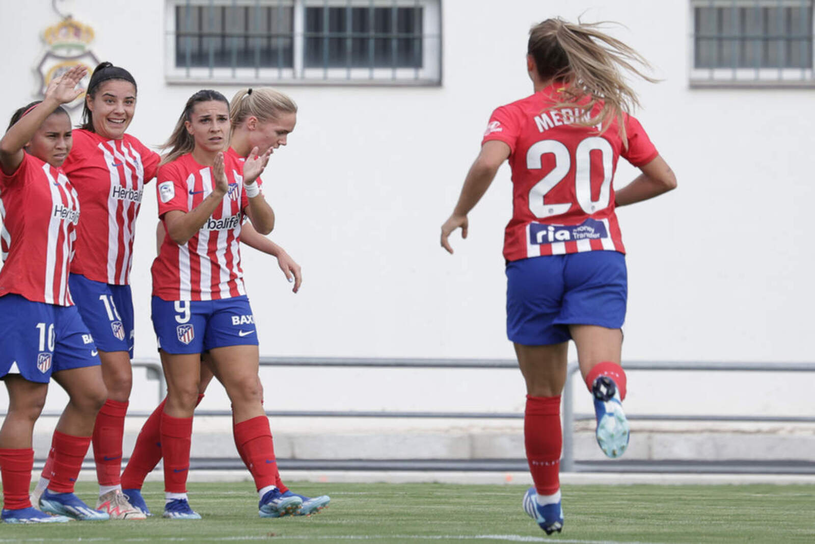Sheila Guijarro, celebrando su tanto ante el Sporting de Huelva