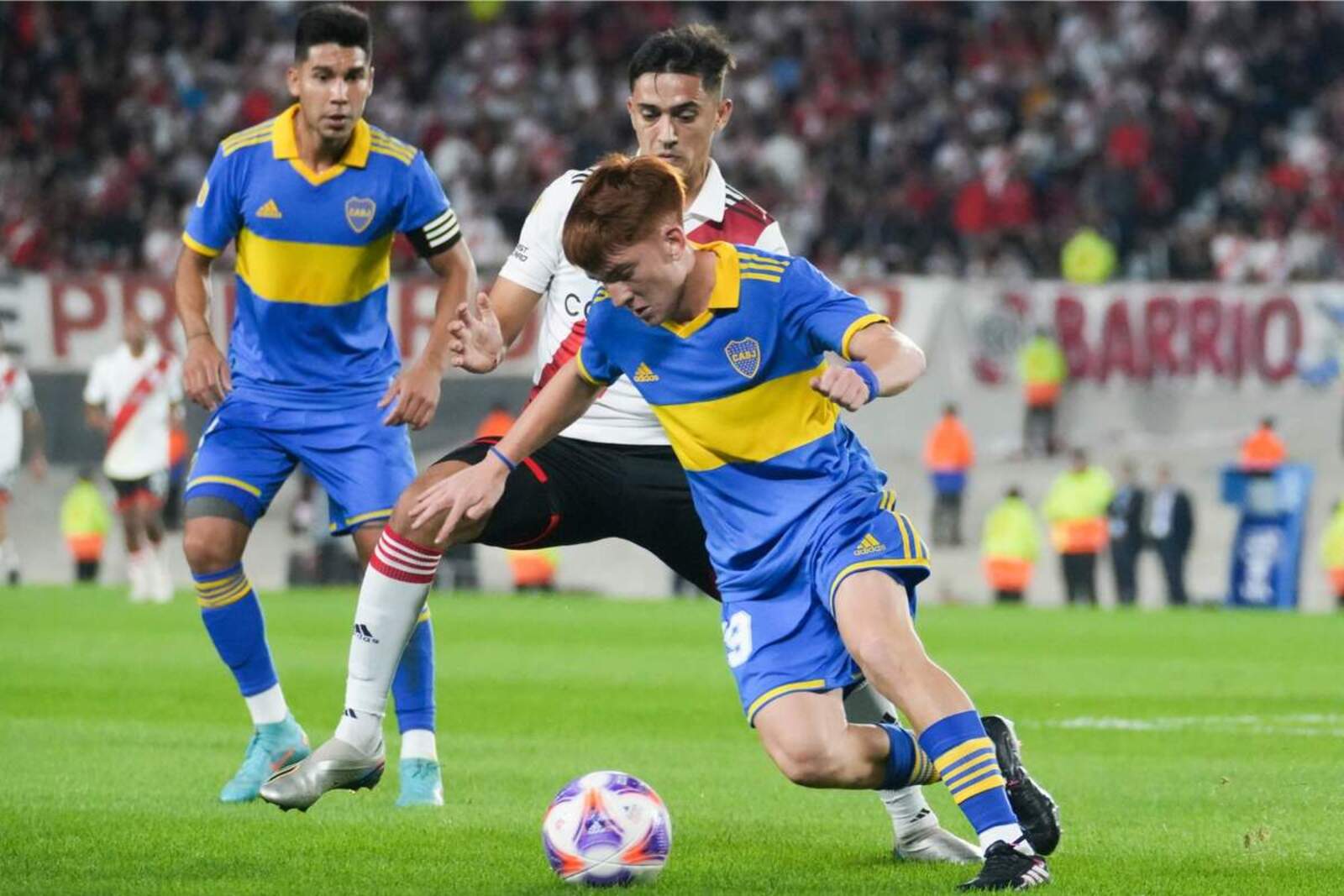 Valentín Barco en un Superclásico