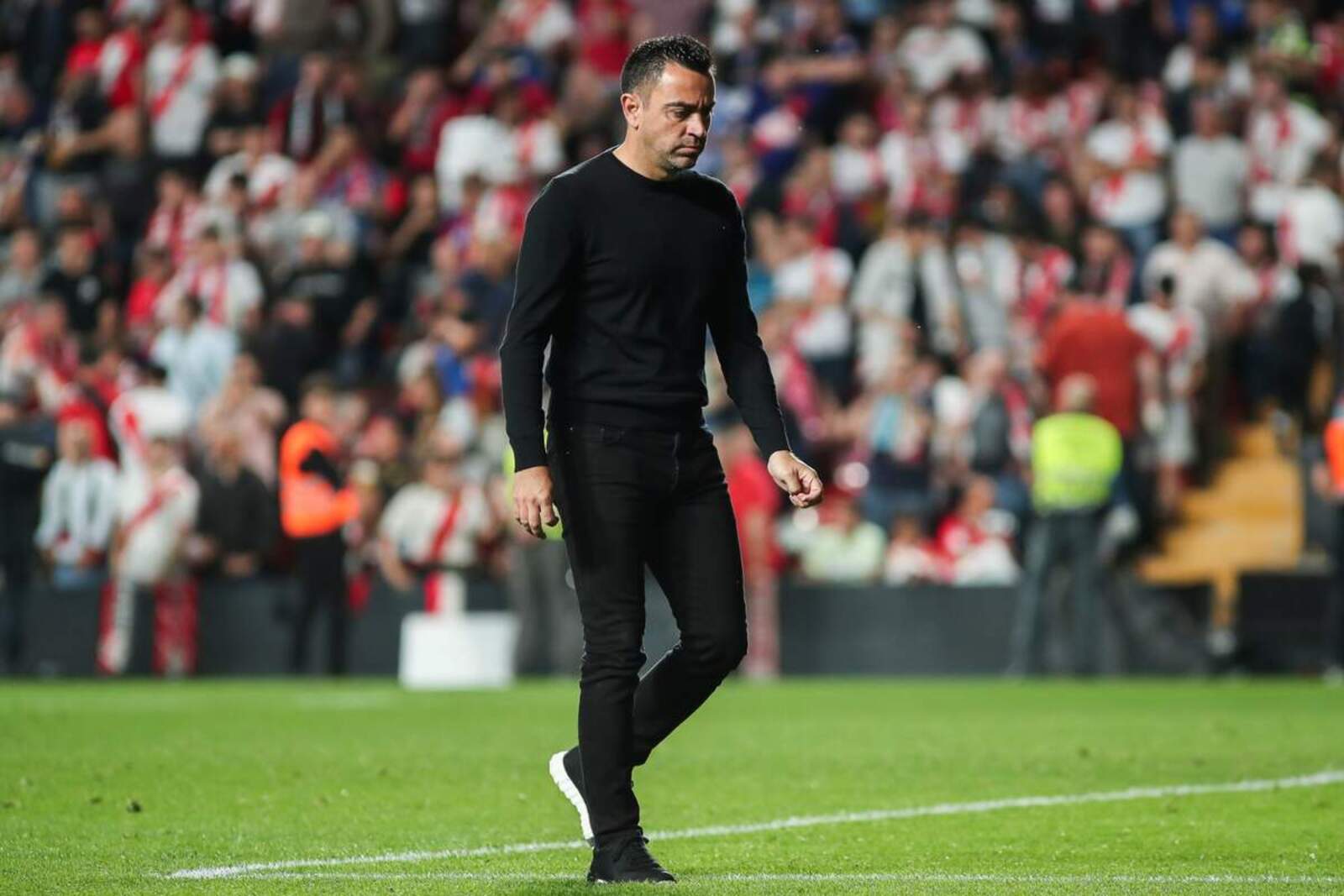Xavi Hernández cabizbajo