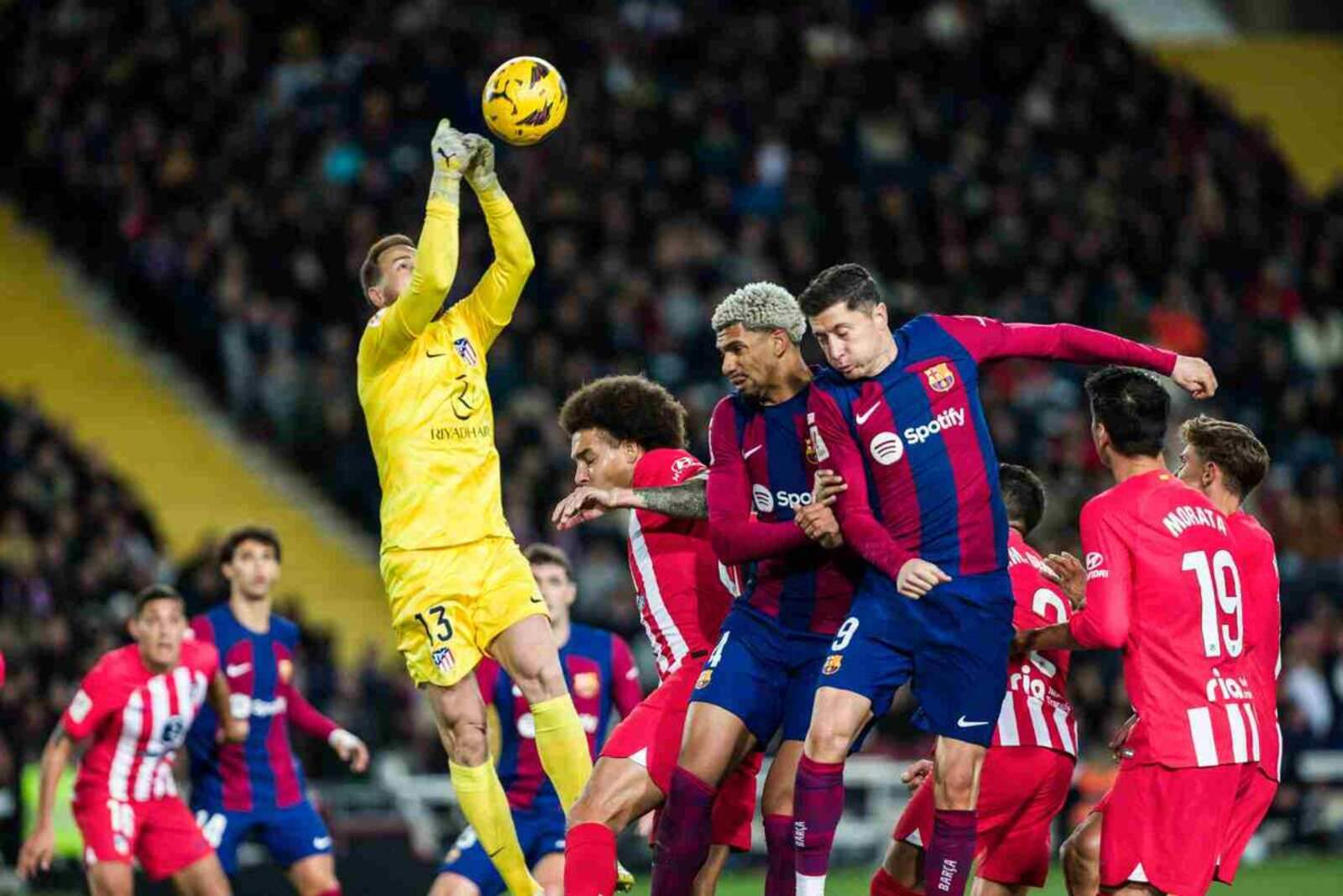 Oblak ante el Barcelona
