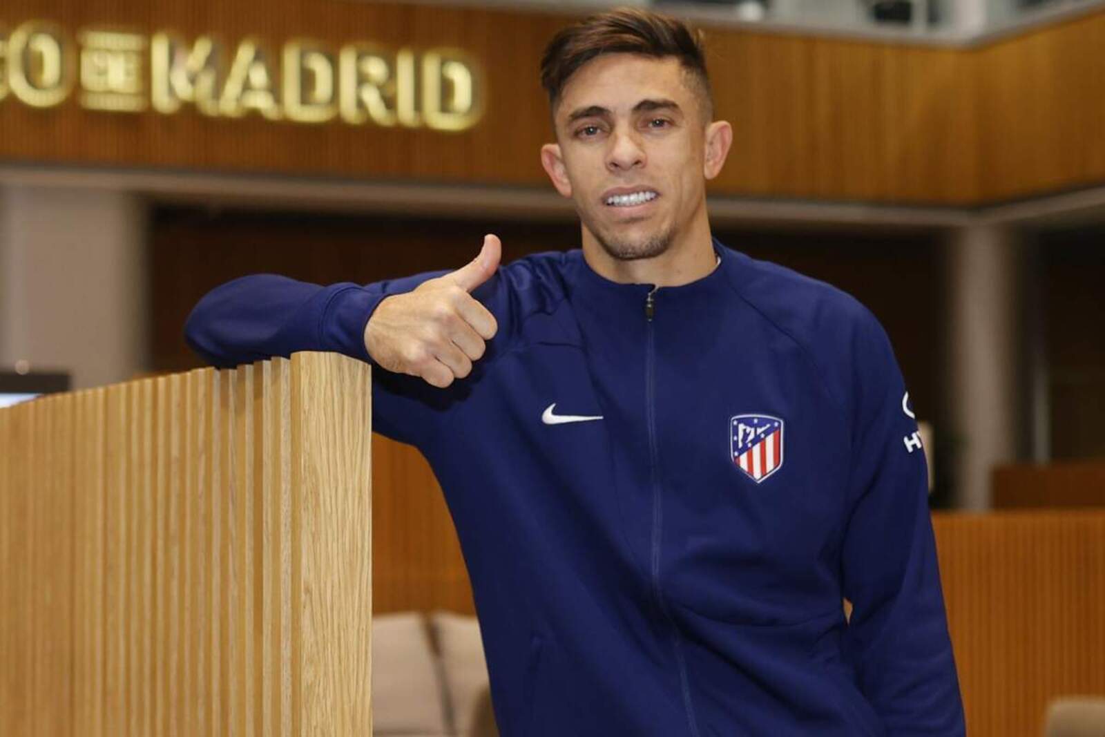 Gabriel Paulista en su presentación con el Atlético
